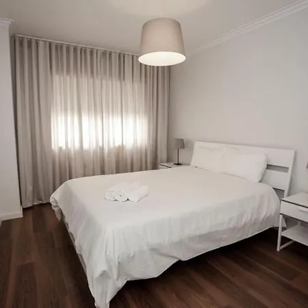Downtown Spacious Flat In A Calm Street *