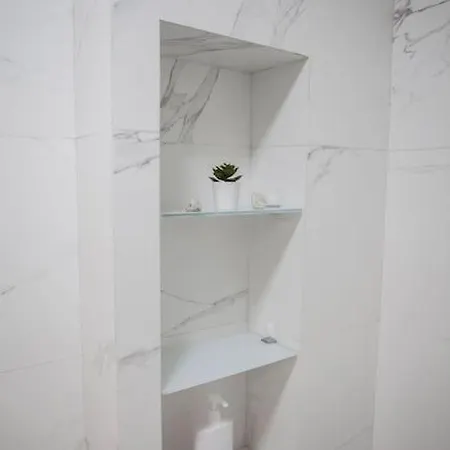 Downtown Spacious Flat In A Calm Street Porto