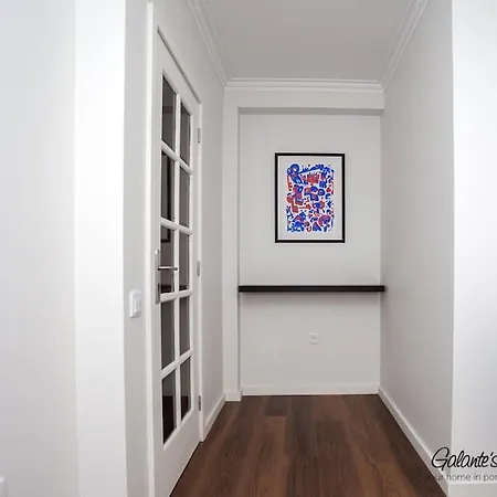 Apartamento Downtown Spacious Flat In A Calm Street *
