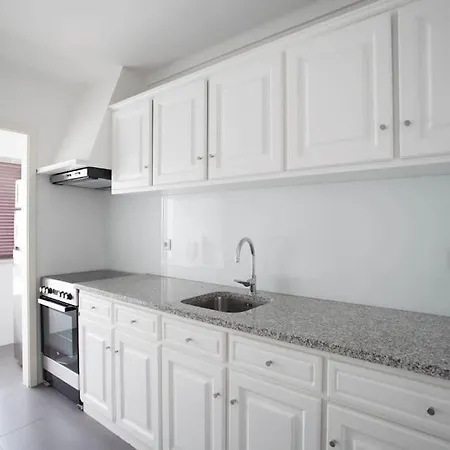 Downtown Spacious Flat In A Calm Street * Oporto
